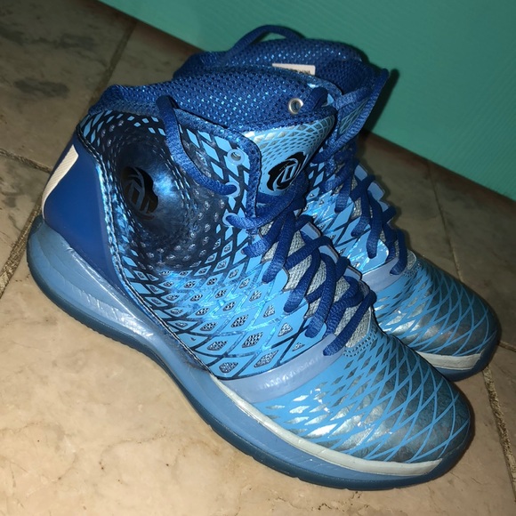 d rose blue shoes